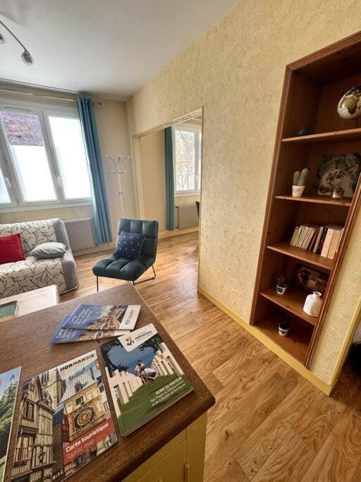 Appartement Proche De L'Hyper-Centre Avec Garage Caen Luaran gambar